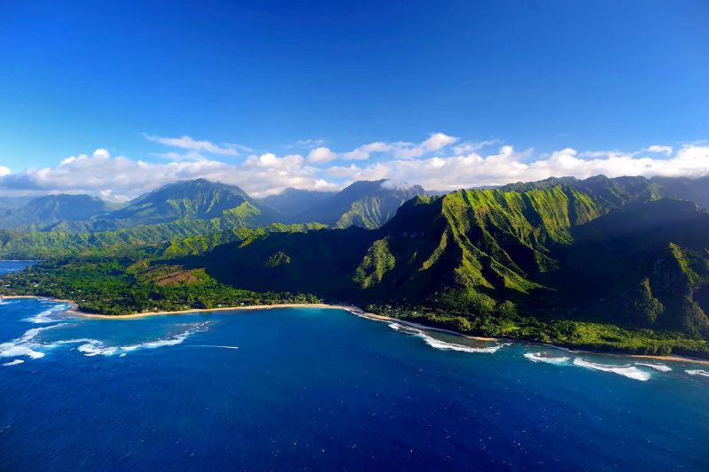 Kaua’i, known as the “Garden Isle” is famous for its lush greenery and natural beauty