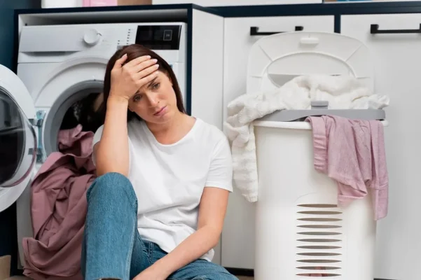 Shouldn't leave clothes in the washing machine overnight?