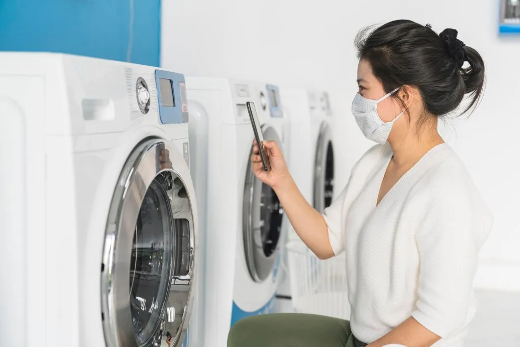 The washing machine's durability will be reduced if you forget clothes in the washing machine multiple times